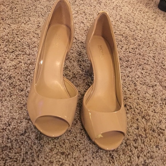 Heels - Picture 2 of 2